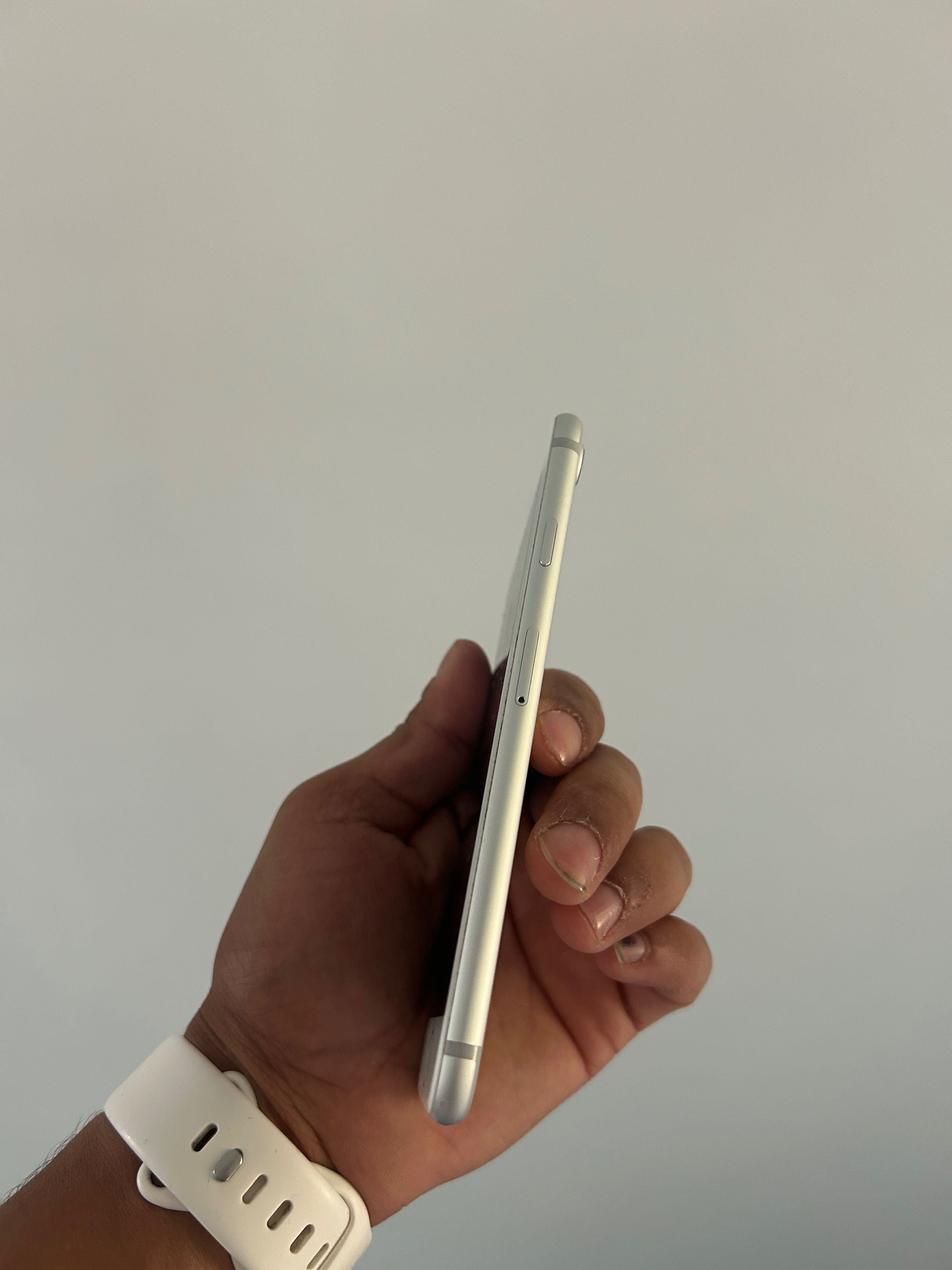 iPhone 7 Silver 64GB