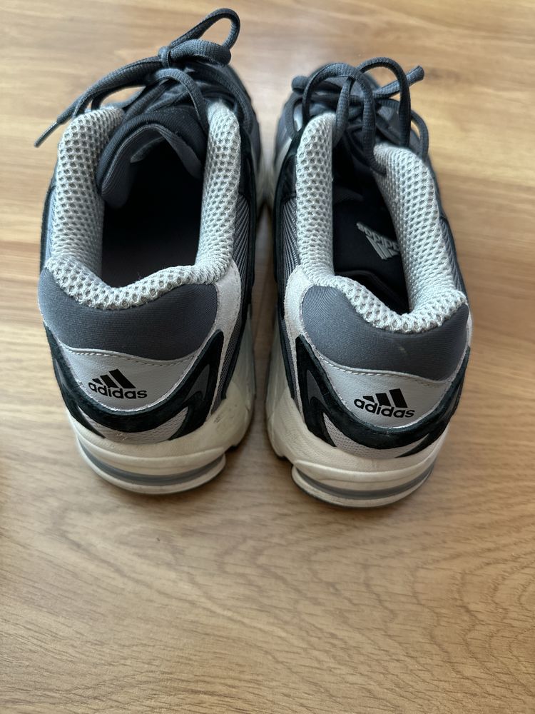 Маратонки adidas pro- moderator