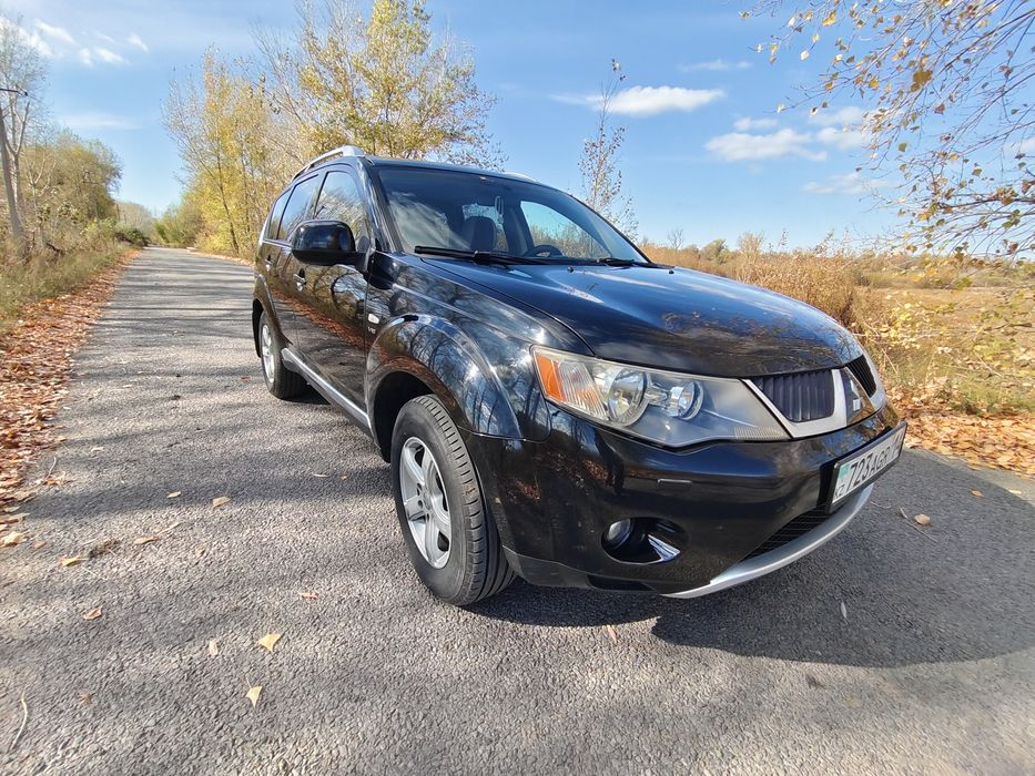 Mitsubishi outlander xl