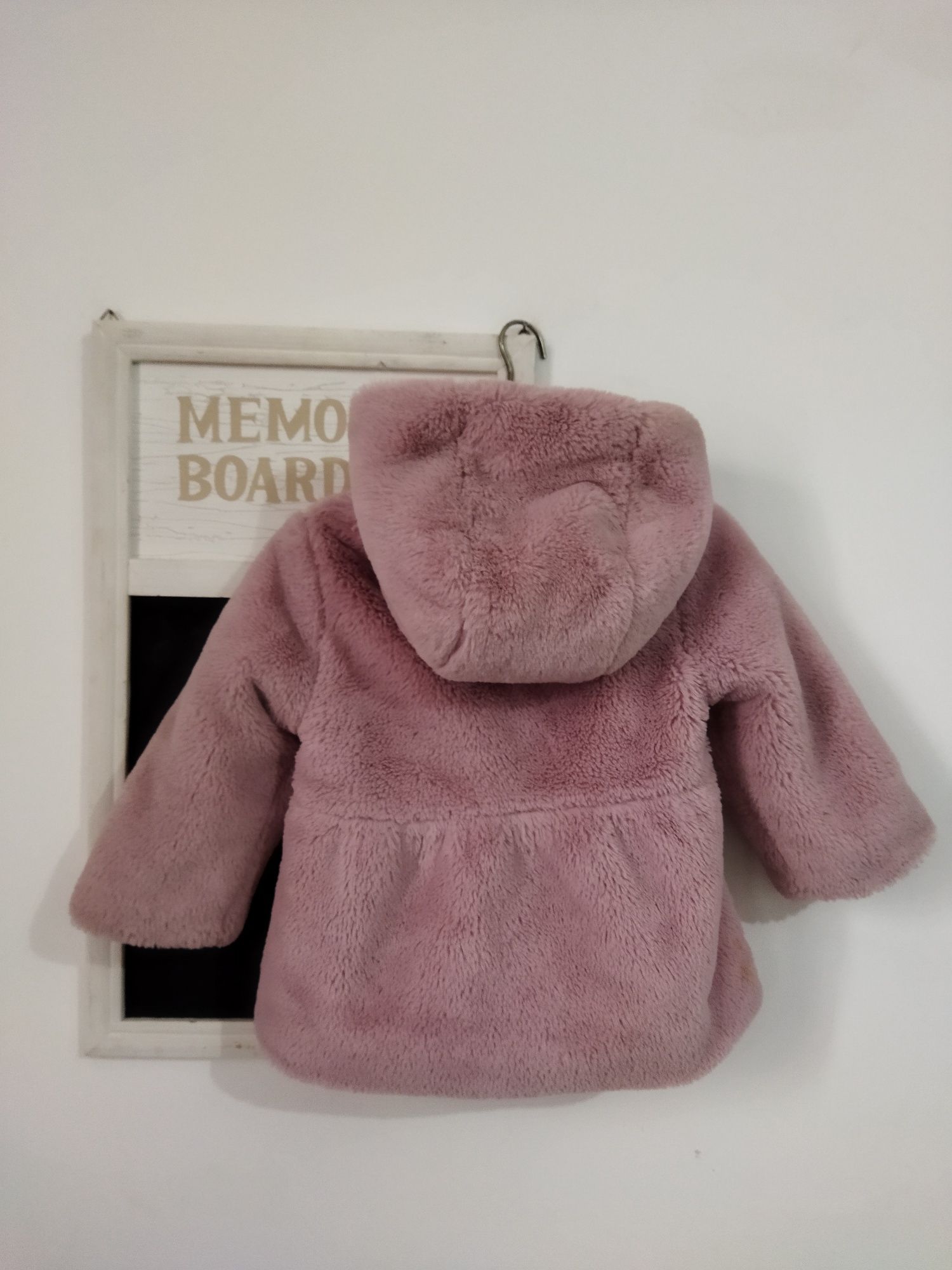 Paltonaș pufos roz cu blăniță pentru fetițe vârstă 9-12 luni mărime 80