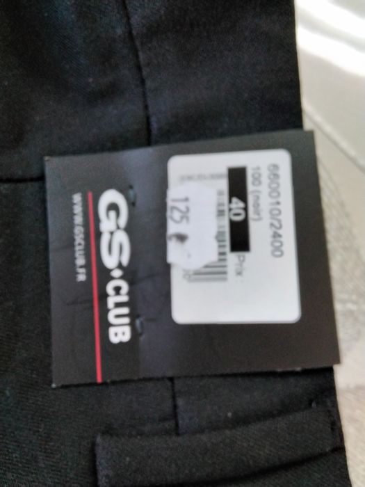 Pantaloni di stofă