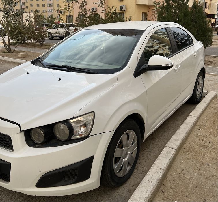 СРОЧНО продам chevrolet aveo 2013 г