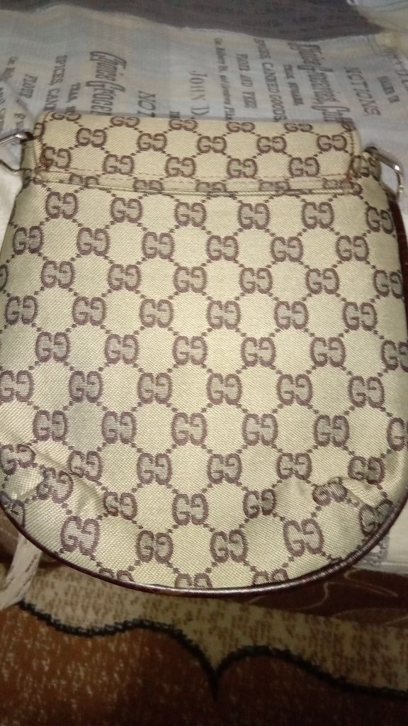 Чанта марка Gucci.