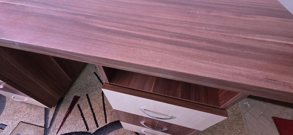 Birou masiv din pall cu sertare