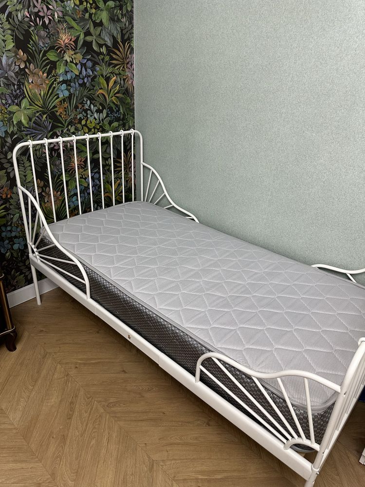 Продам детскую кровать Икеа