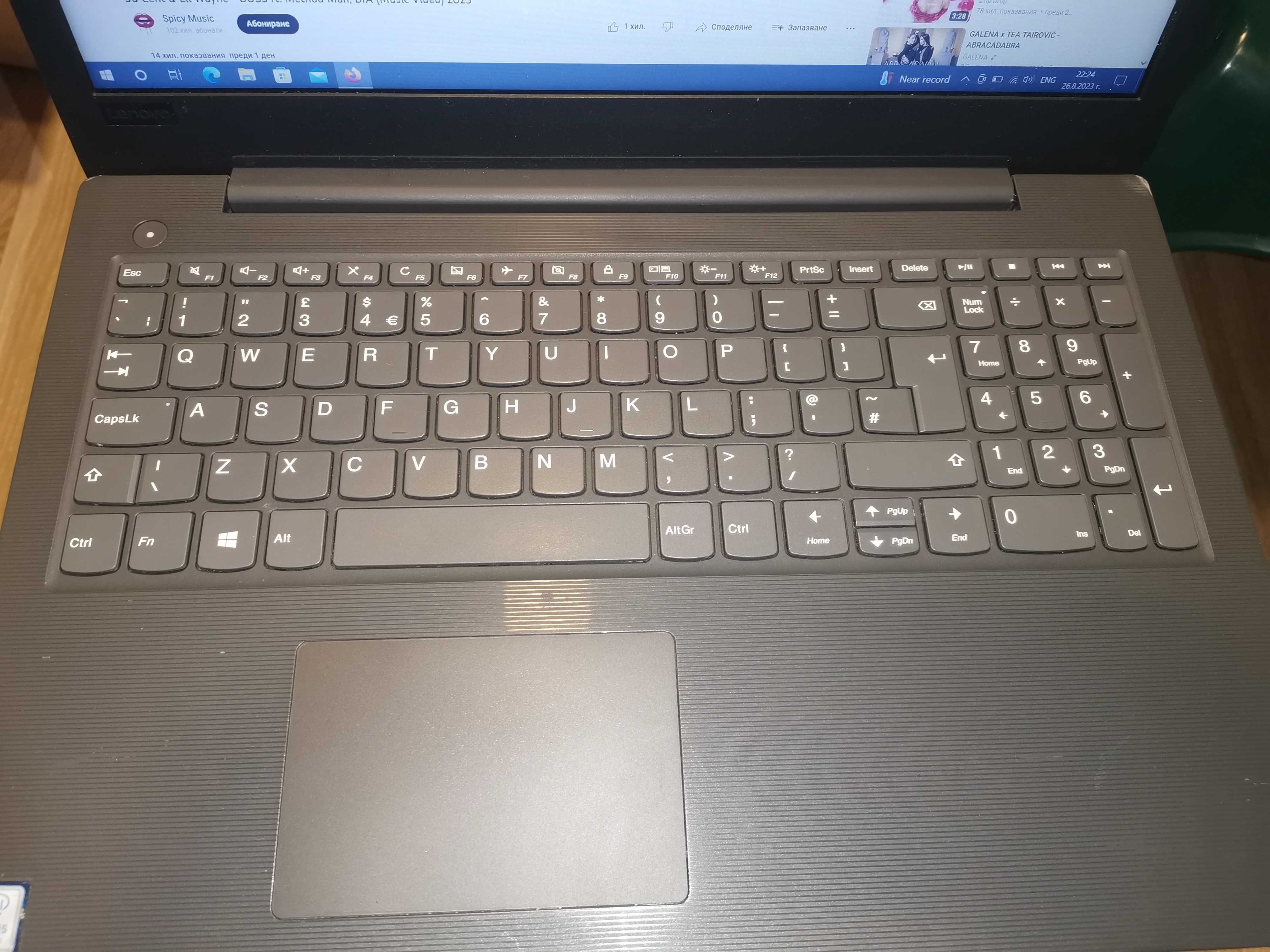 Лаптоп Lenovo v130 i5-8gen/8Ram/256ssd
