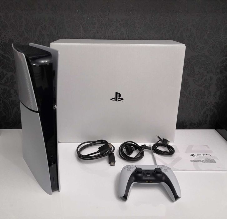 PlayStation 5 / PS5 Slim Digital + 30 jocuri