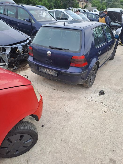 Dezmembrez VW Golf 4 1.4 benzina