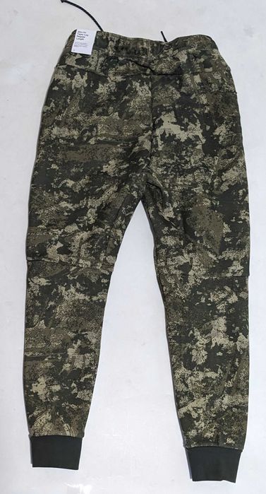 Nike Tech Fleece мъжко зелено долнище размер М от Сащ