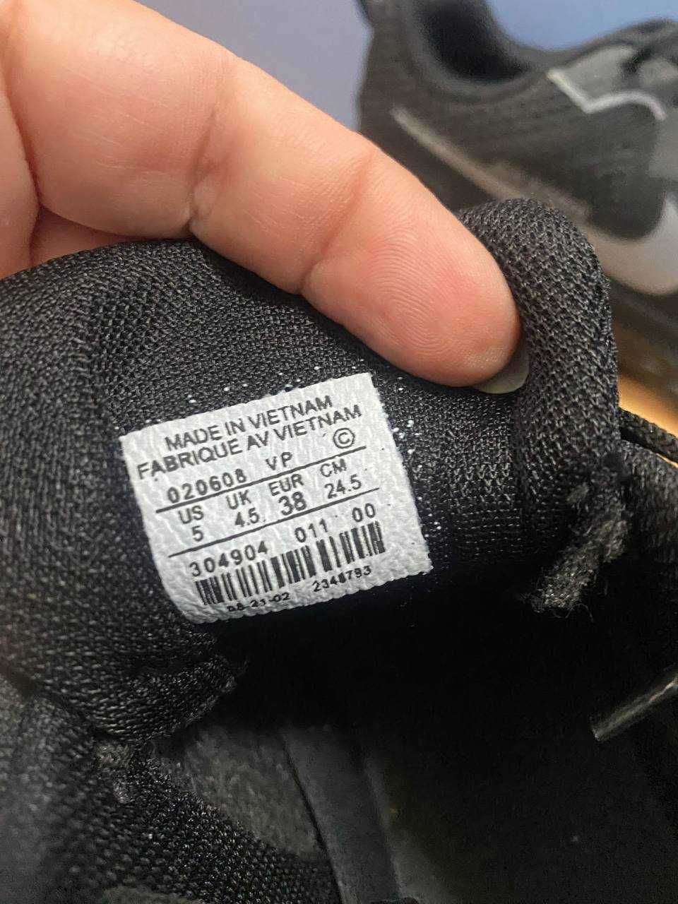 кроссовки NIKE размер 38