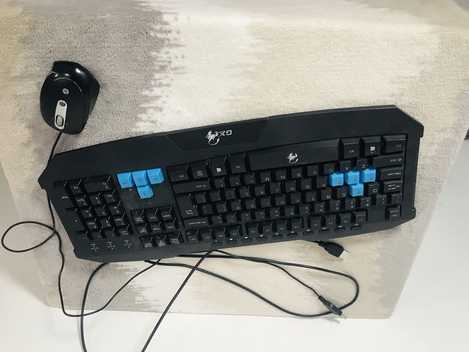 Vand tastatura gaming
