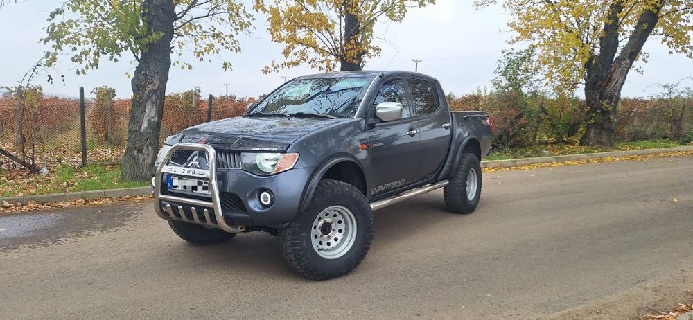 Mitsubishi l200 4x4 roti 33 inch