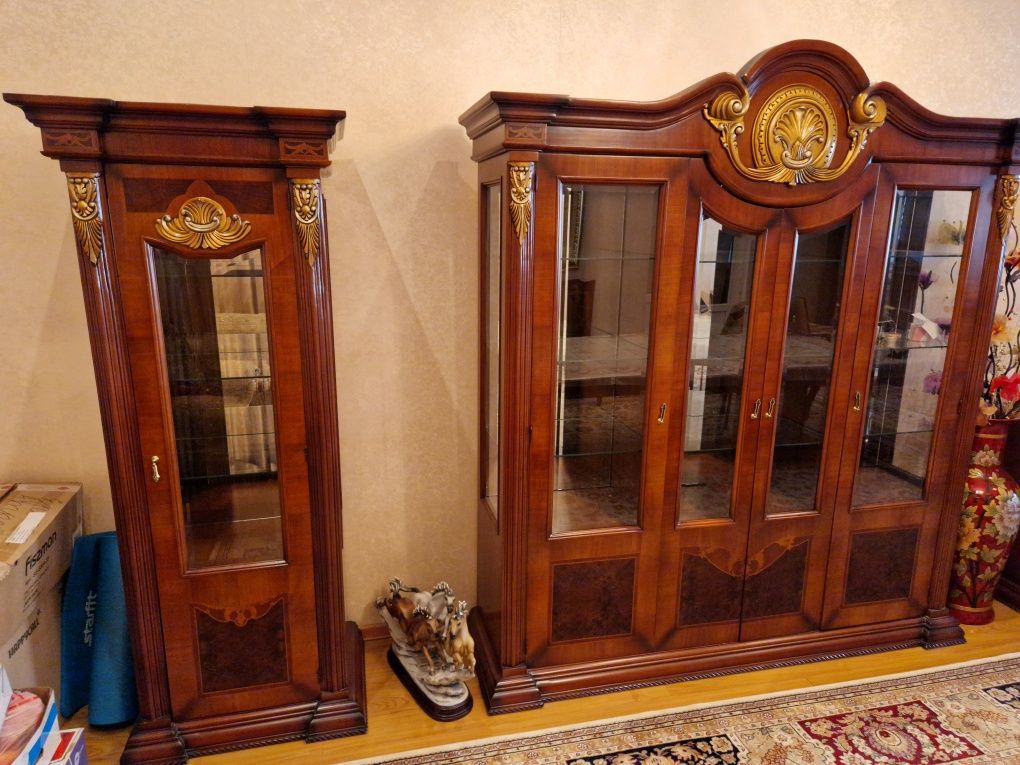 Шкаф витрины, сервант