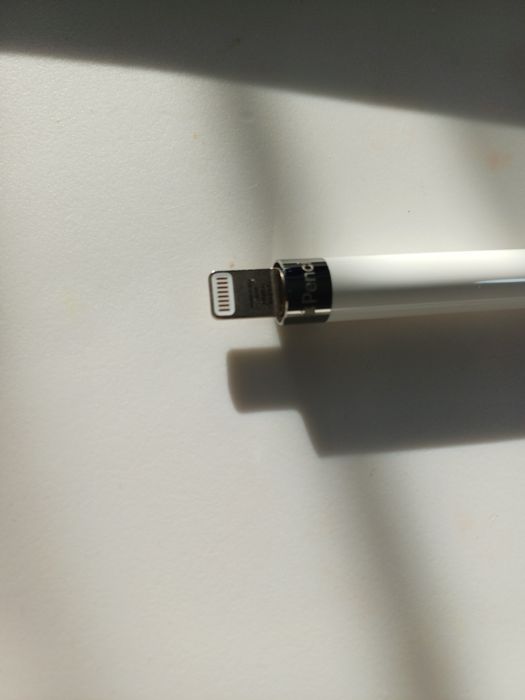 Стилус Apple Model A1603 MQLY3ZM/A белый
