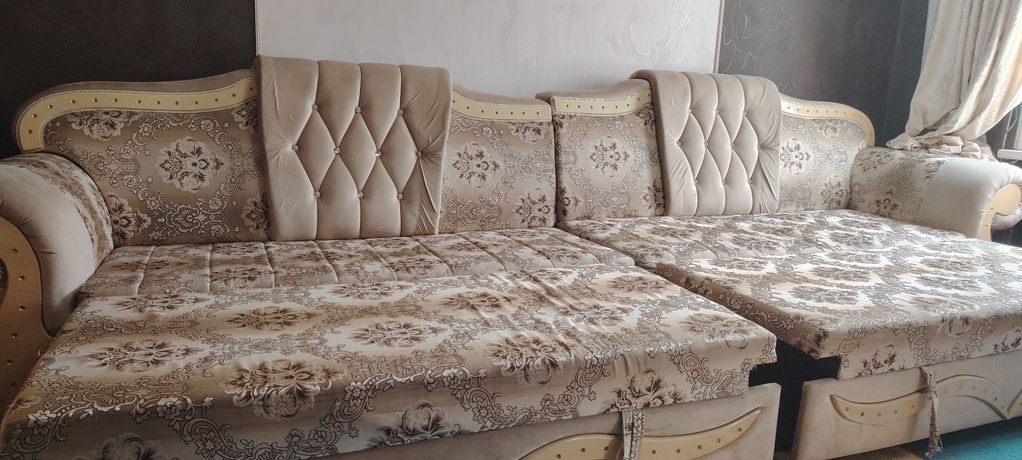 Продам шикарный диван
