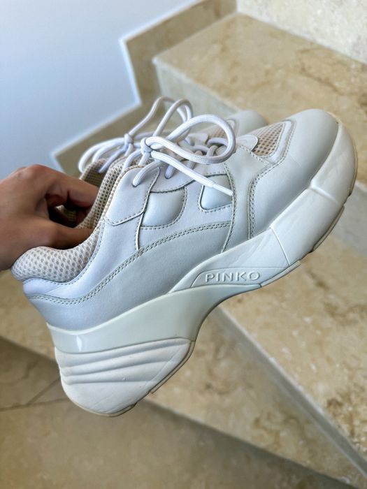 Бели маратонки PINKO