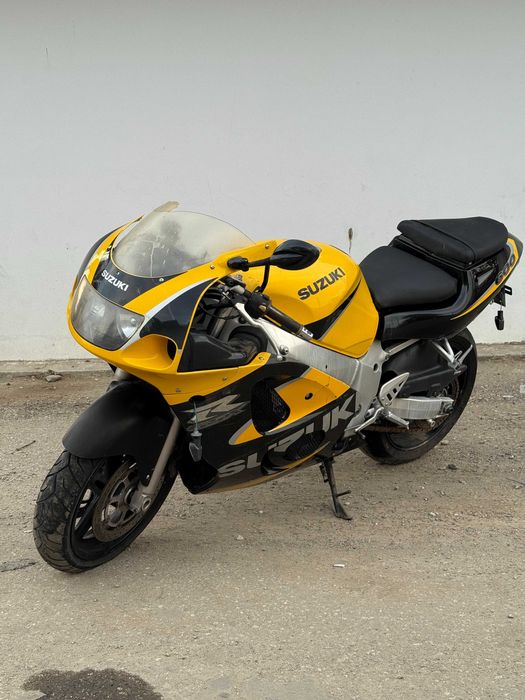 DEZMEMBREZ Suzuki GSX-R 600 SRAD 1997-2000 Carene Motor Far
