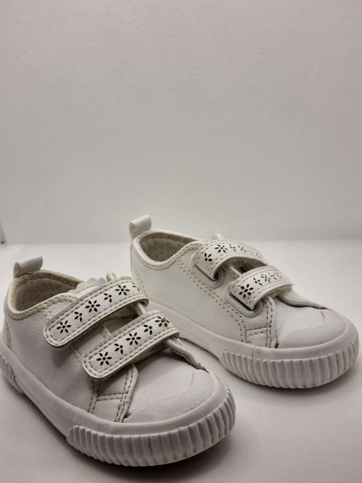 Pantofi ,adidasi fetite