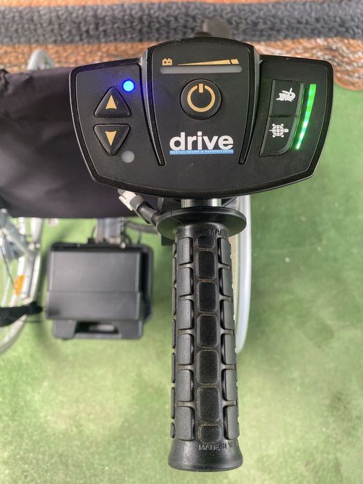 Caruț dizabilitați carucior handicap batrani Electric