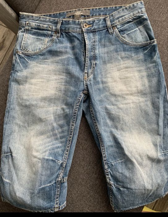 Pantaloni treisfert barbati