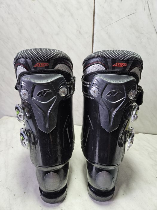 Clapari ski schi Nordica   mondo  26-26,5  corespunde mărimii 40-41