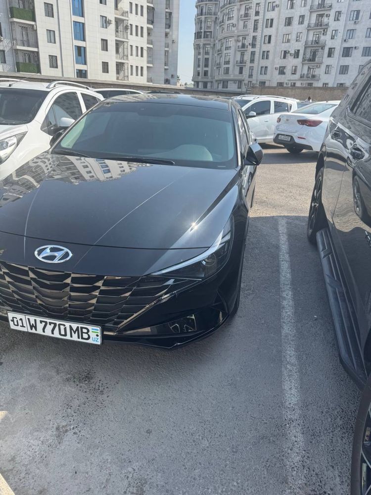 Hyundai Elantra 2 pozitsiya Full+Luk Sotiladi