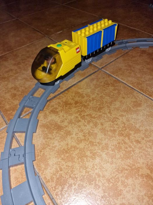 tren electric Lego Duplo