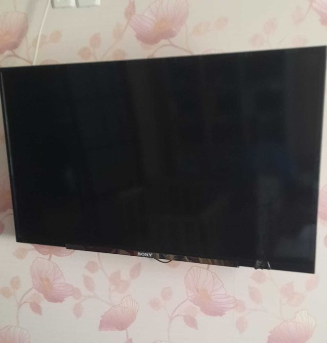 Продам на запчасти телевизор Sony