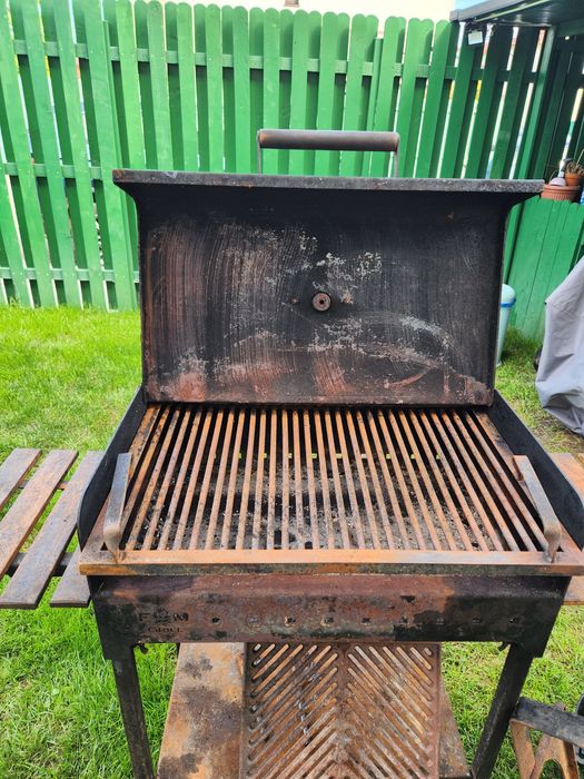 Gratar de fonta FM grill cu multe accesorii