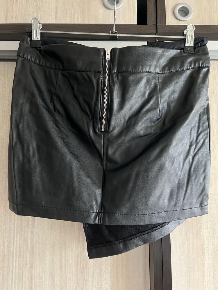 Дамска кожена и пайетена пола ZARA