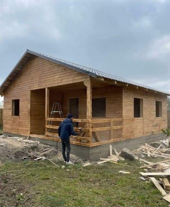 Vând și construiesc căsuțe din lemn