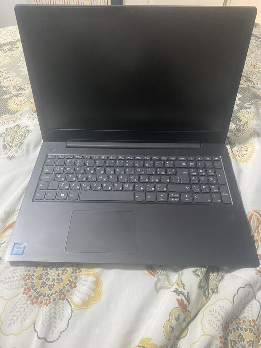 Лаптоп Lenovo V330-15IKB