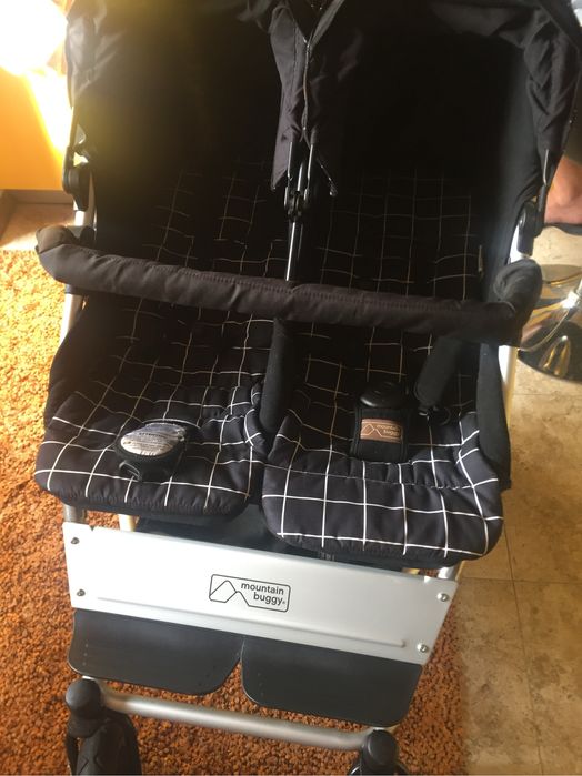 Количка за близнаци Mountainbuggy