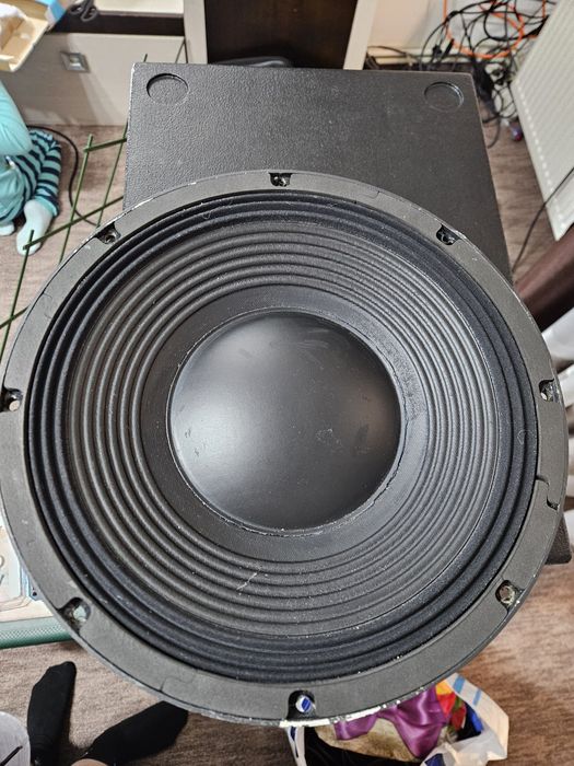 Difuzor beyma 12SW1300Nd