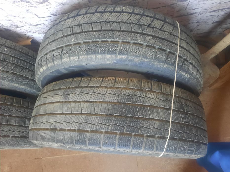 Автошина зимный 215/60/17      4 шт