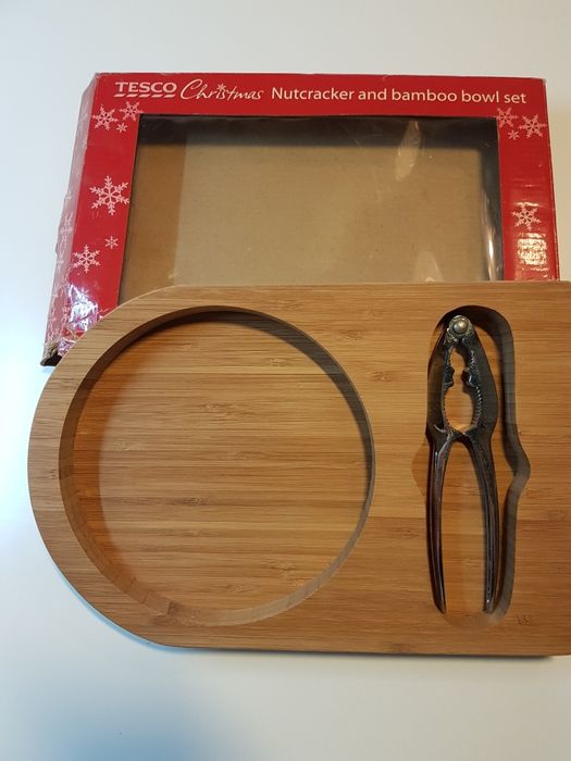 Suport pentru nuci + spargator nuci