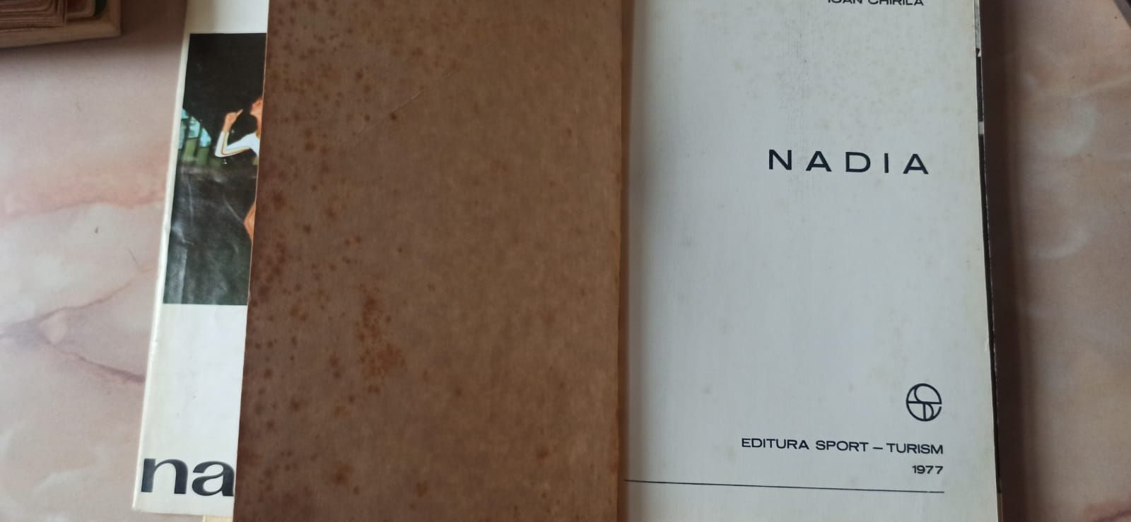 Carte  " Nadia " dedicata Nadiei Comăneci