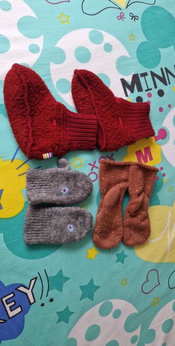 Cagule,dres,body,șosete,botoșei și mănuși din lână fiartă