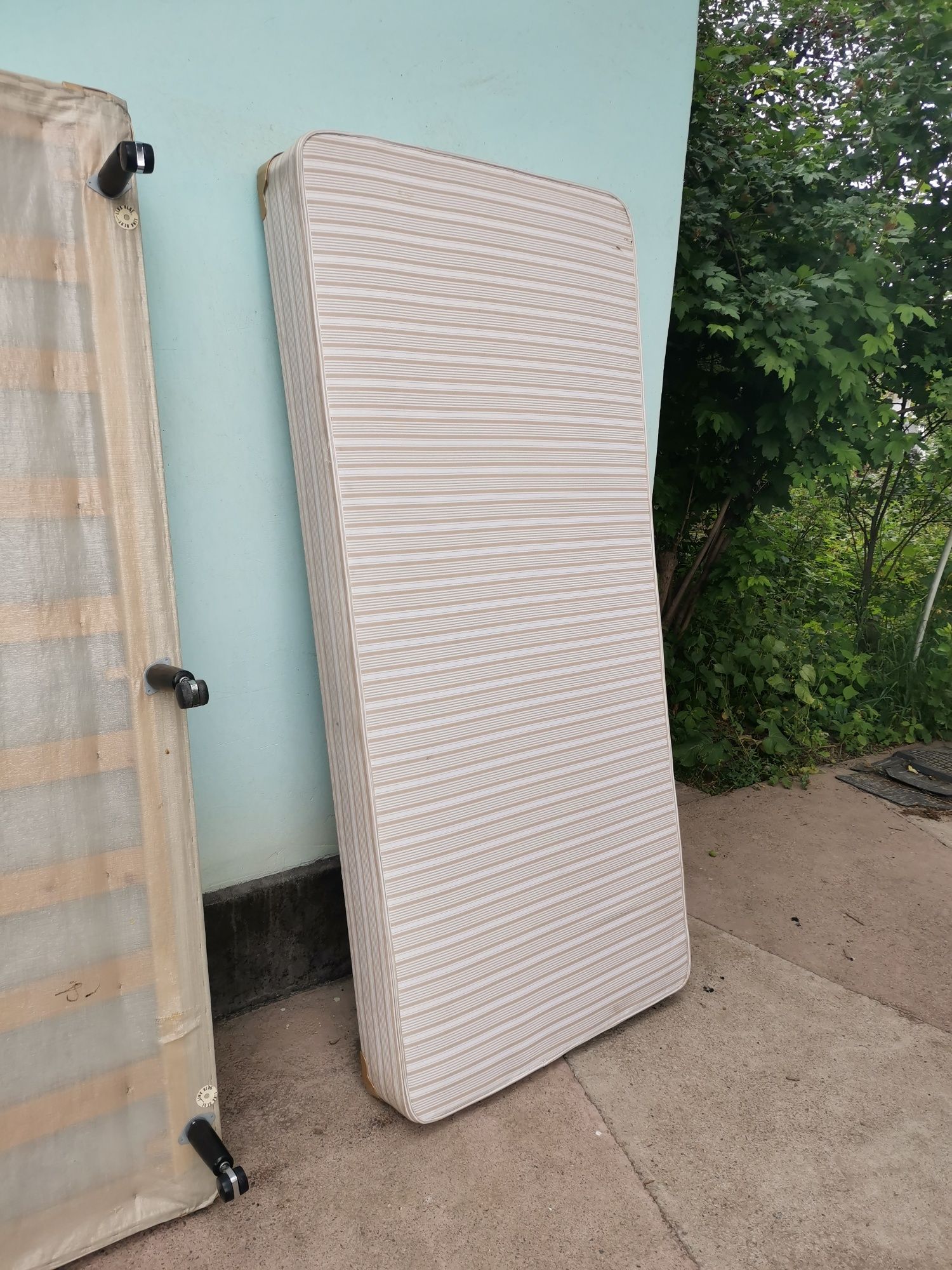 Продам составную тахту на колесах