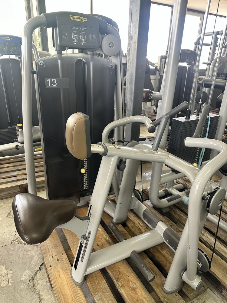 Technogym selection low row - уред за гръб