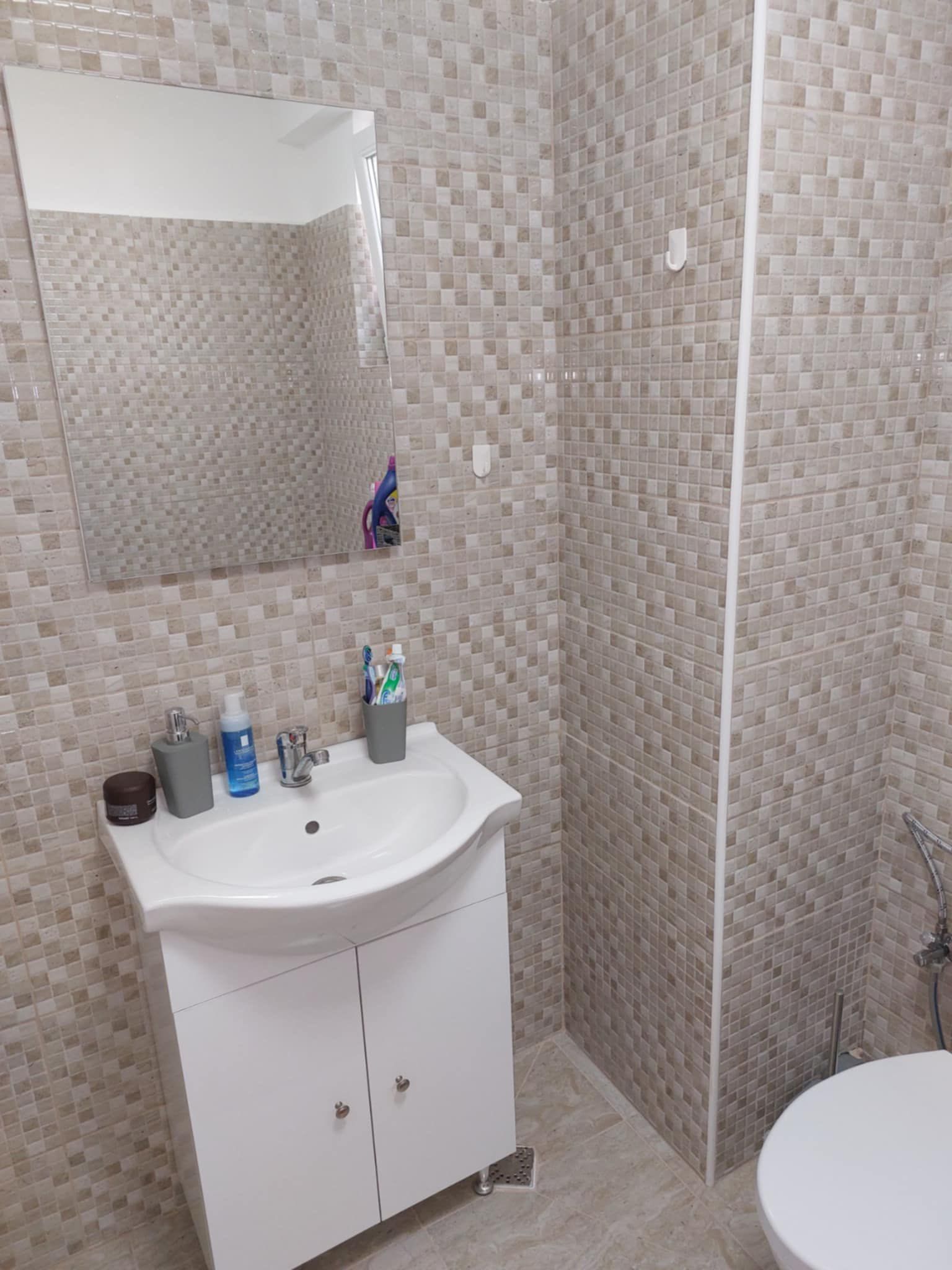 Inchiriez apartament