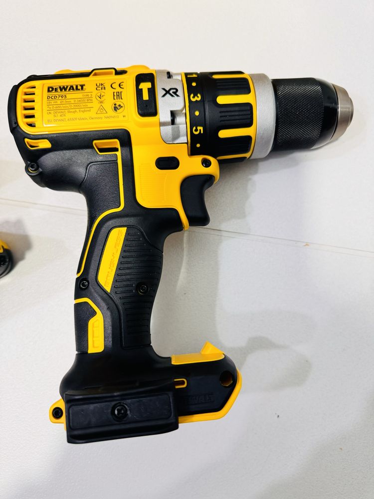 Dewalt DCD795D2W, autofiletanta,masina de gaurit cu percutie,18v