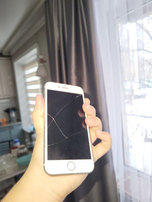 Продаю Iphone 8 срочно!!