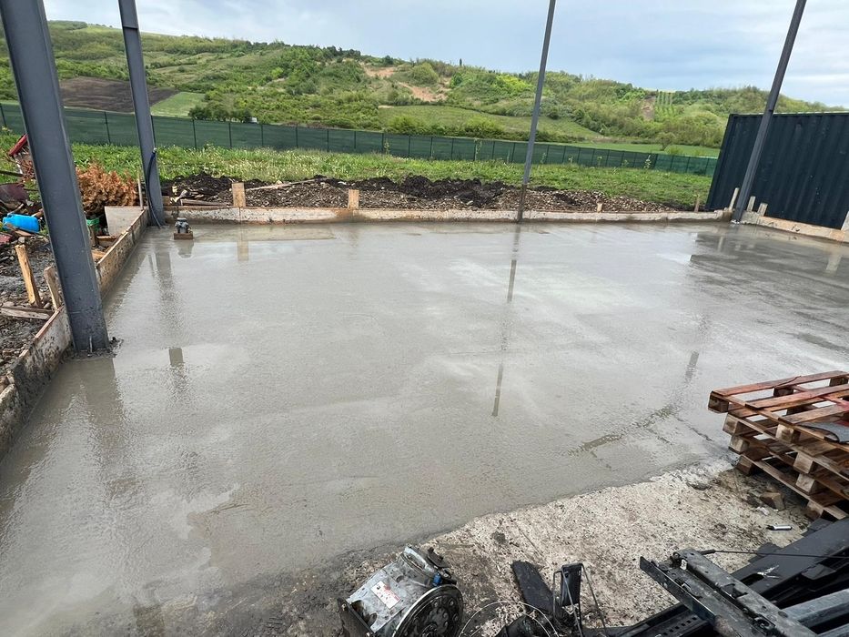 Vând hala metalica 15x30