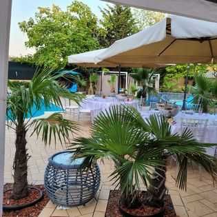 Vila Petrecere Evenimente Majorat Onomastice Botez Cununie Piscina