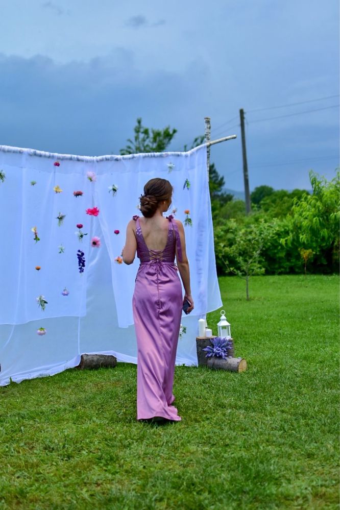 Сатенена рокля Lorreti
