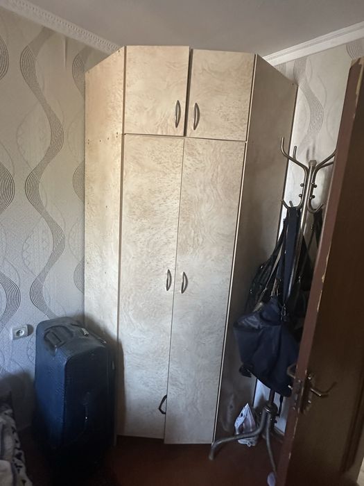 Угловой шкаф бежевый