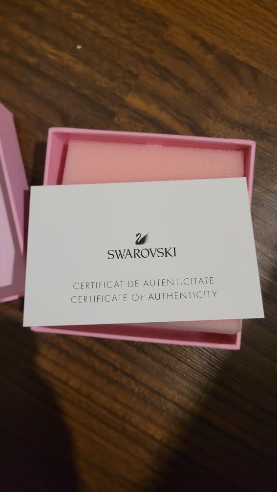 Vand cercei noi, in cutie -Swarovski placati cu aur