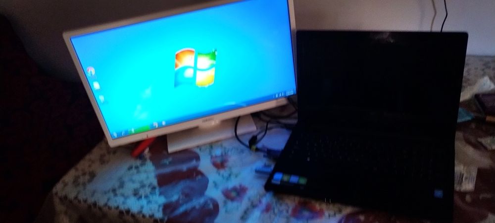 Vand laptop Lenovo