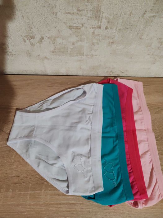 Продам набор трусов женских